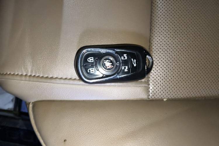 Used Buick GL8 2020 ES Land Cruiser 653T Luxury Model Interior 1
