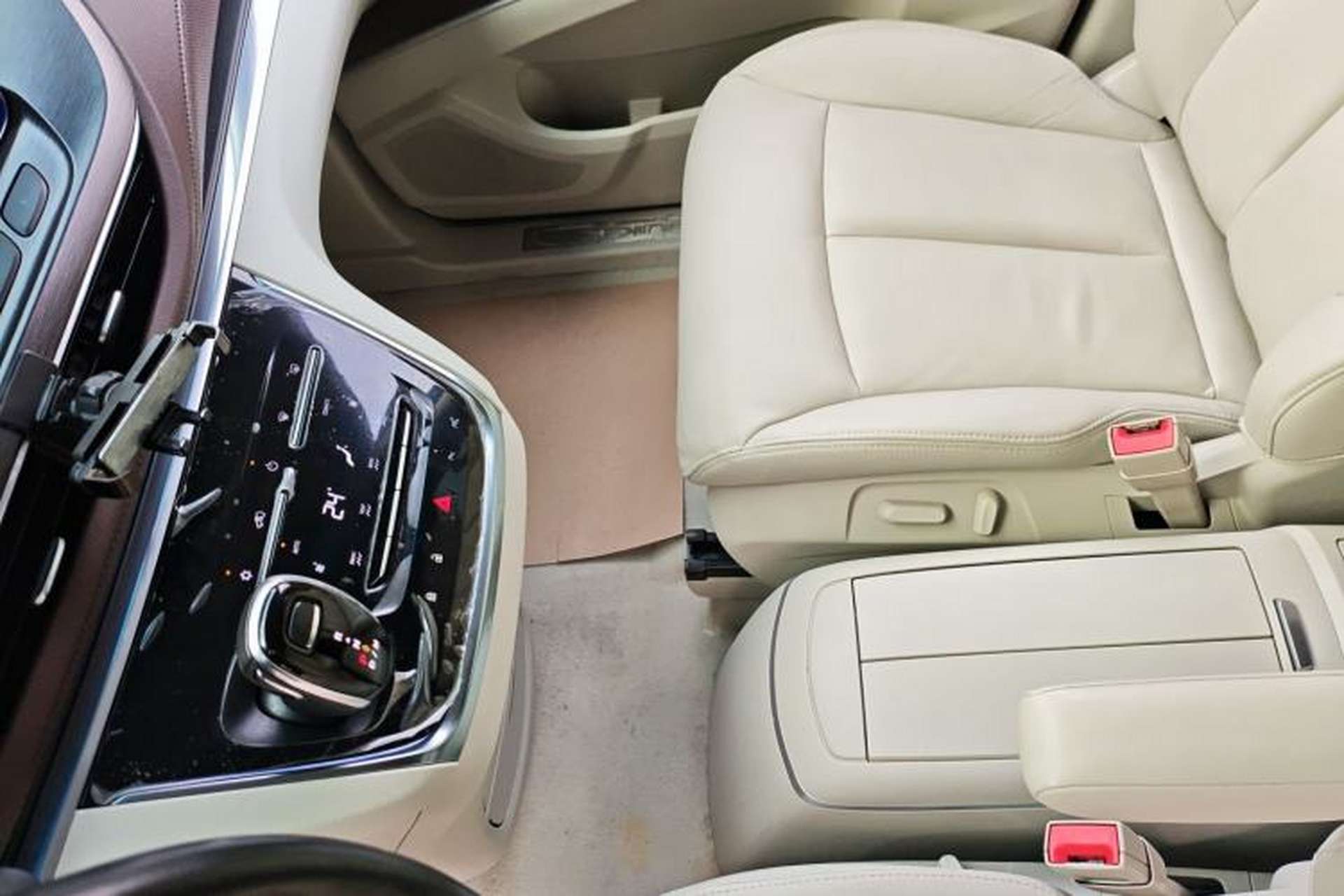 Used Buick GL8 2020 Land Business Class 652T Premium Model Interior 1
