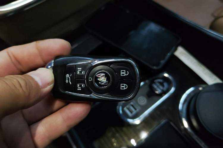 Used Buick GL8 2020 ES Land Cruiser 653T Flagship Model Interior 1
