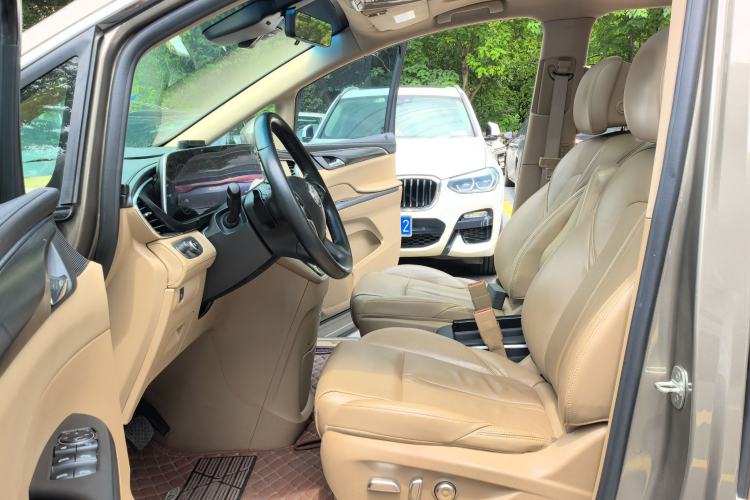 Used Buick GL8 2020 ES Land Cruiser 653T Luxury Model Interior 2