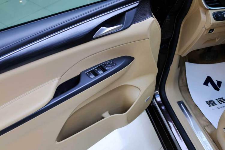 Used Buick GL8 2020 ES Land Cruiser 653T Flagship Model Interior 2