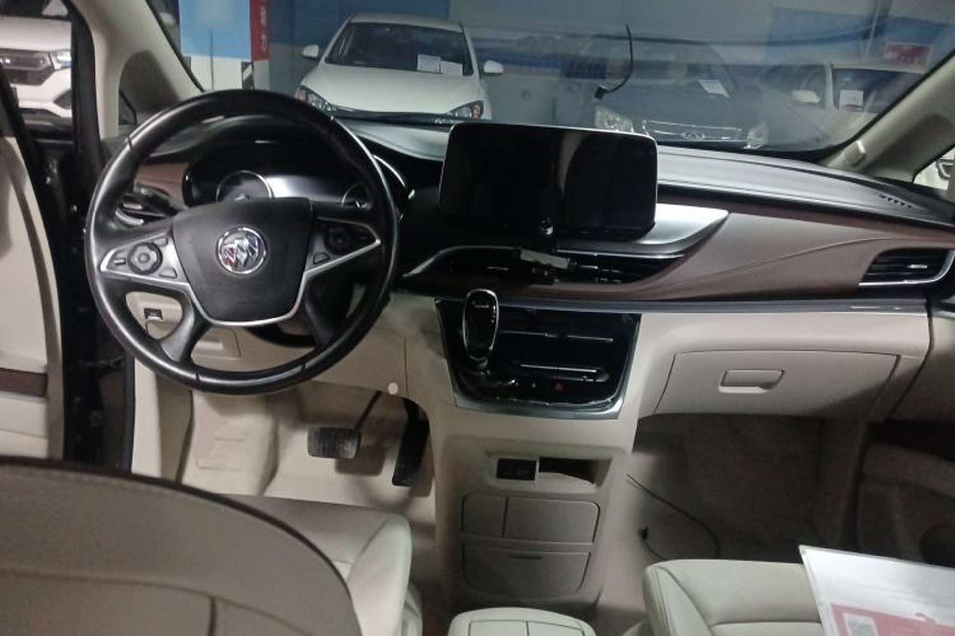 Used Buick GL8 2020 Land Business Class 652T Premium Model Interior 2