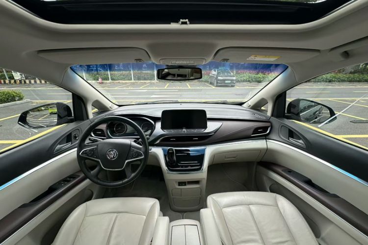 Used Buick GL8 2020 Land Business Class 652T Luxury Model Interior 4