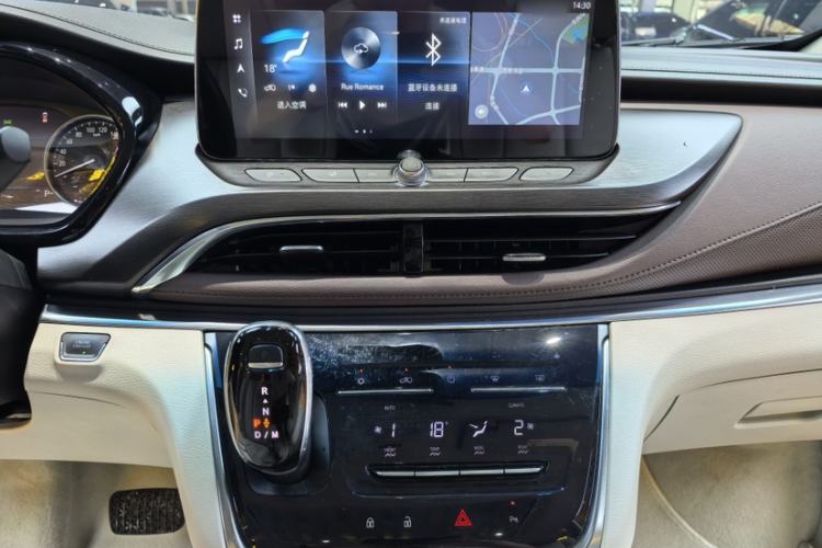 Used Buick GL8 2020 Land Business Class 652T Luxury Model Interior 4