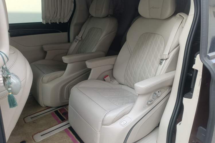 Used Buick GL8 2020 Avenir Avia Six-Seat Deluxe Edition Interior 4