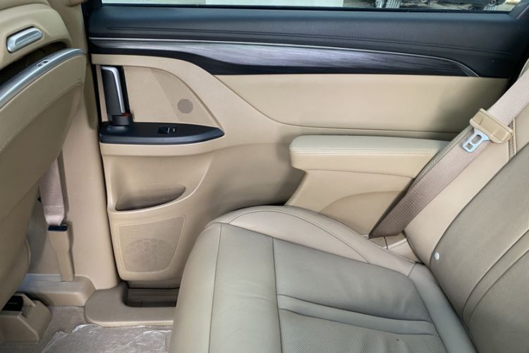 Used Buick GL8 2020 ES Land Cruiser 653T Luxury Model Interior 4