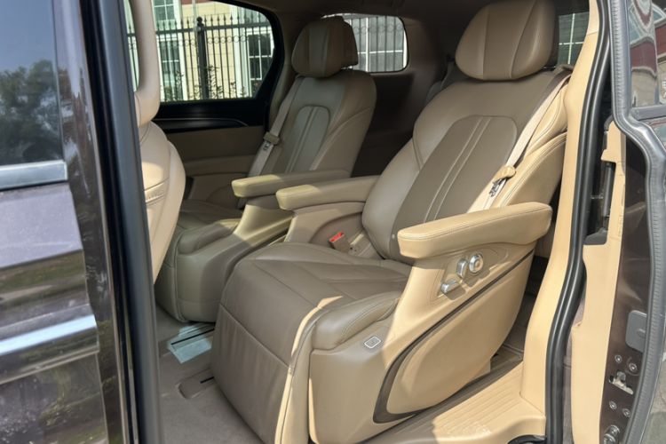 Used Buick GL8 2020 ES Land Cruiser 653T Flagship Model Interior 5