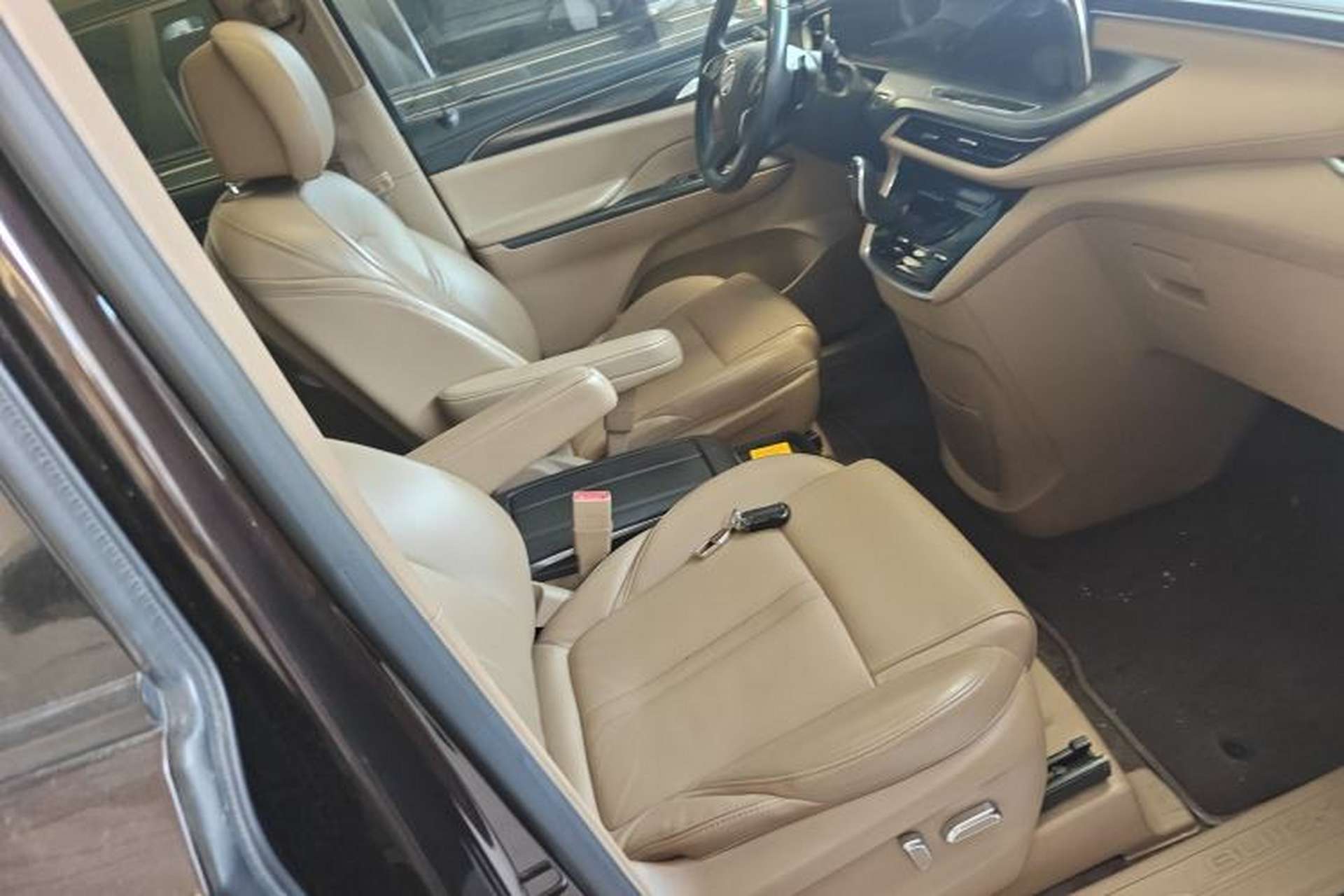 Used Buick GL8 2020 ES Land Cruiser 653T Luxury Edition Interior 6