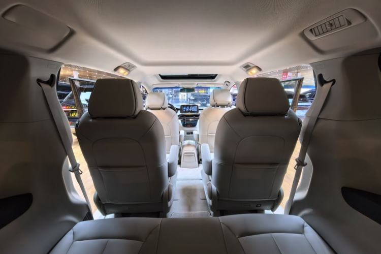 Used Buick GL8 2020 Land Business Class 652T Luxury Model Interior 7
