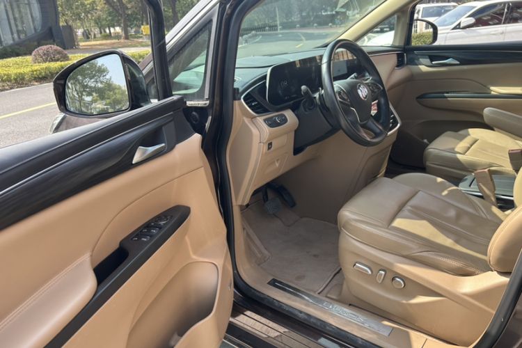 Used Buick GL8 2020 ES Land Cruiser 653T Flagship Model Interior 8