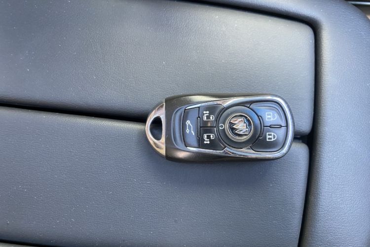 Used Buick GL8 2020 ES Land Cruiser 653T Luxury Model Interior 8