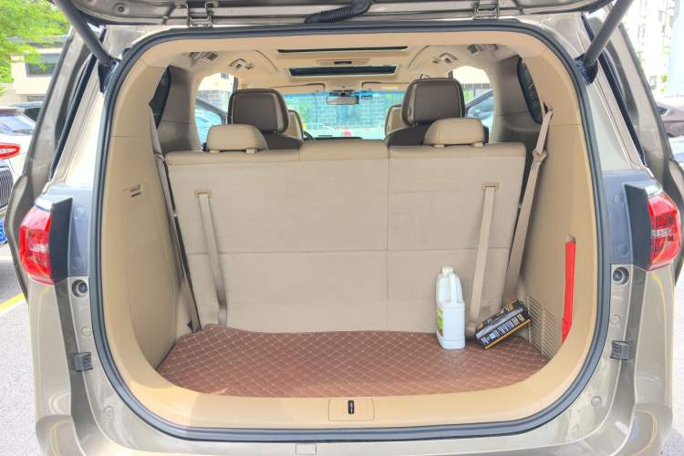 Used Buick GL8 2020 ES Land Cruiser 653T Luxury Model Interior 9