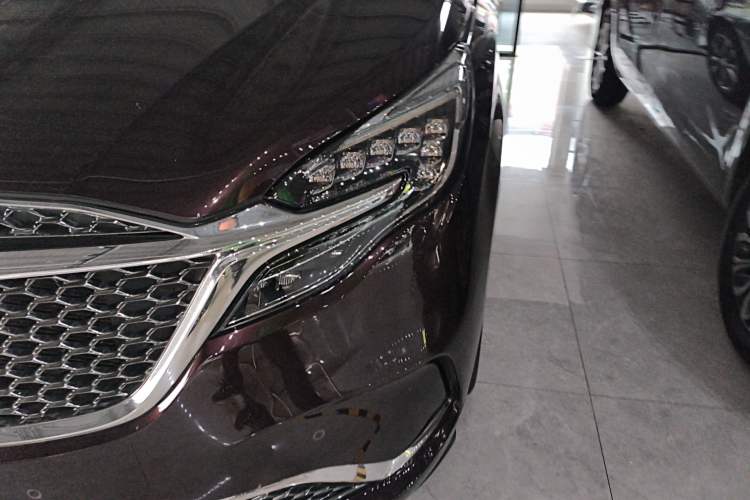 Used Buick GL8 2020 Avenir Avia Six-Seat Deluxe Edition Left Front Headlight