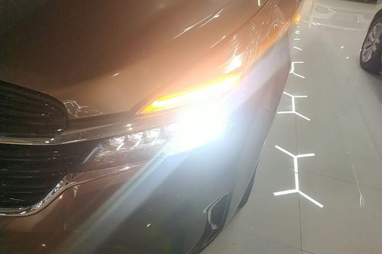 Used Buick GL8 2020 Land Business Class 652T Luxury Model Left Front Headlight