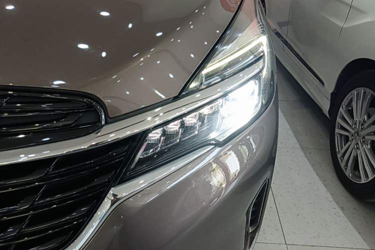 Used Buick GL8 2020 Land Cruiser Executive Class 652T Comfort Model Left Front Headlight