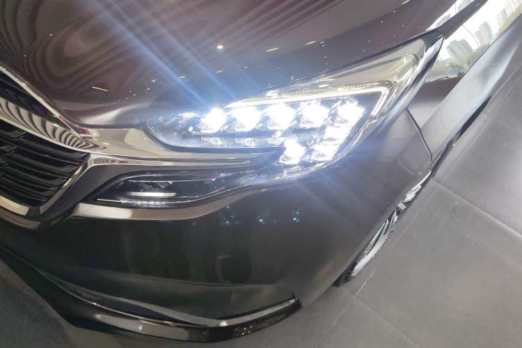 Used Buick GL8 2020 ES Land Cruiser 653T Luxury Model Left Front Headlight