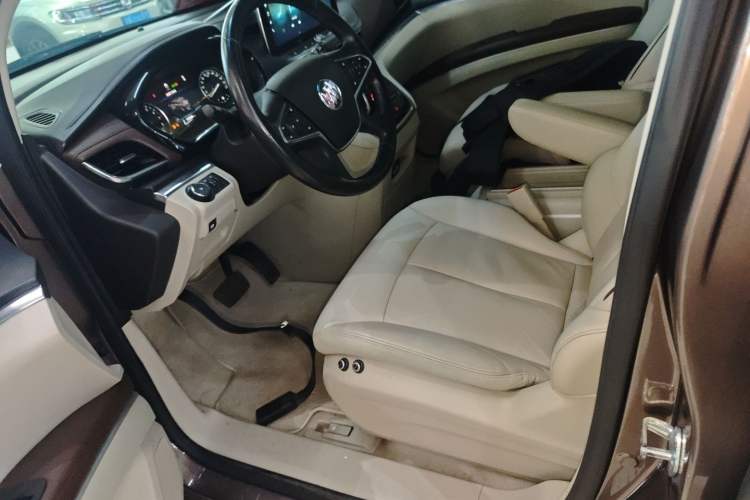 Used Buick GL8 2020 Land Business Class 652T Luxury Model Left Front Seat
