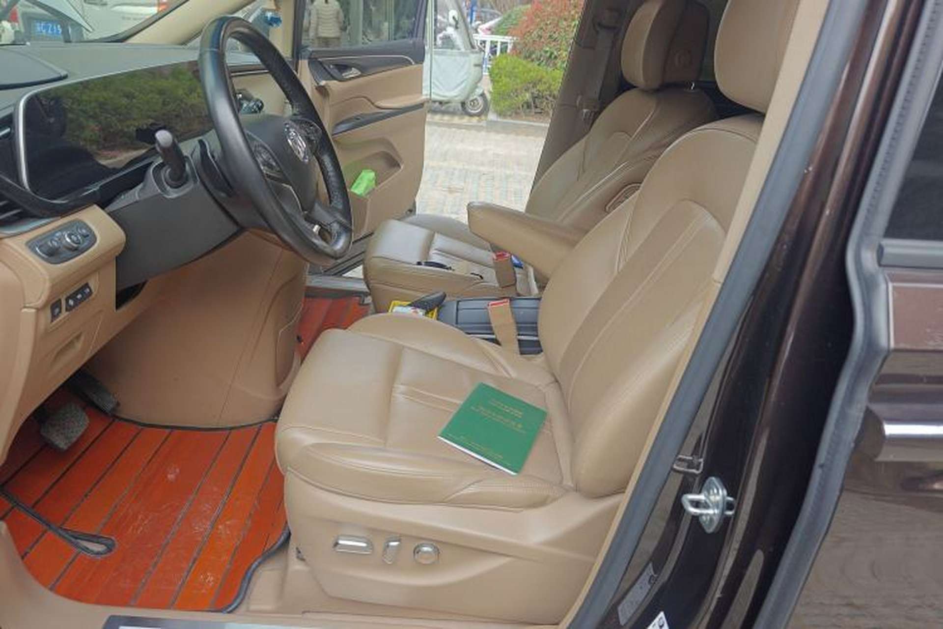 Used Buick GL8 2020 ES Land Cruiser 653T Smart Flagship Model Left Front Seat