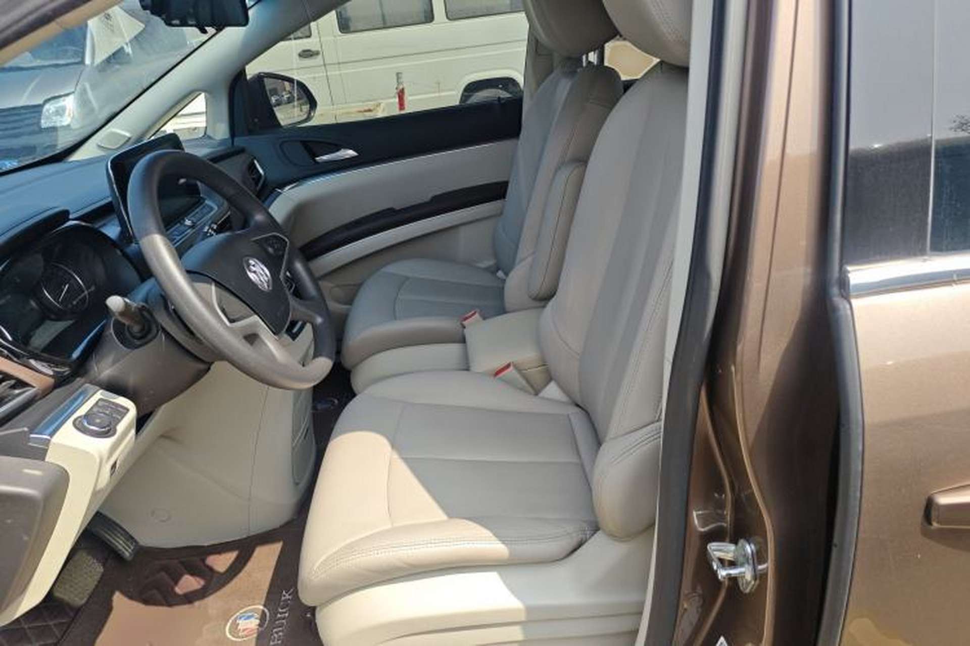 Used Buick GL8 2020 Land Cruiser Executive Class 652T Comfort Model Left Front Seat