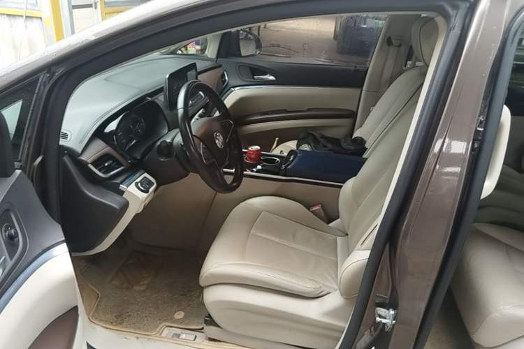 Used Buick GL8 2020 Land Business Class 652T Luxury Model Left Front Seat