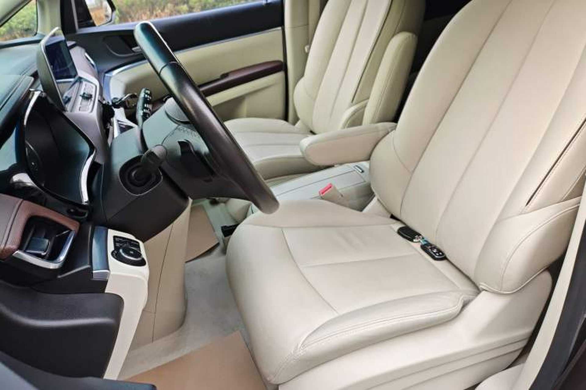 Used Buick GL8 2020 Land Business Class 652T Premium Model Left Front Seat