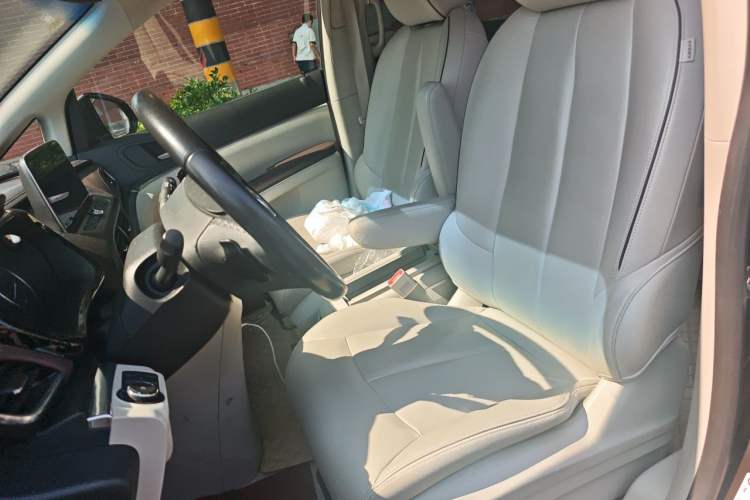 Used Buick GL8 2020 Land Business Class 652T Luxury Model Left Front Seat