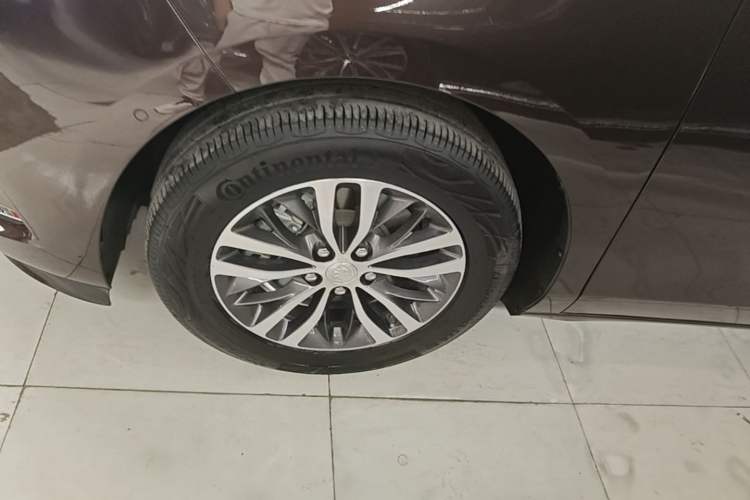 Used Buick GL8 2020 ES Land Cruiser 653T Luxury Edition Left Front Wheel Hub