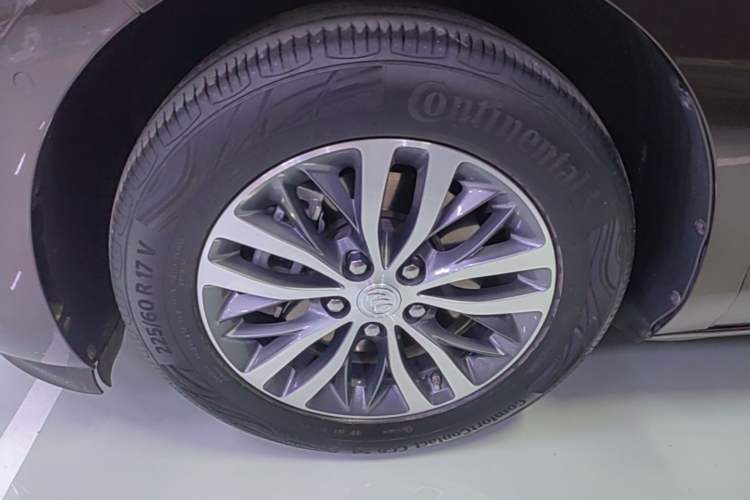 Used Buick GL8 2020 ES Land Cruiser 653T Luxury Edition Left Front Wheel Hub
