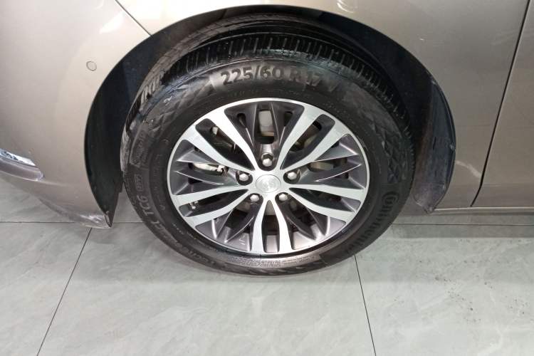 Used Buick GL8 2020 ES Land Cruiser 653T Luxury Edition Left Front Wheel Hub