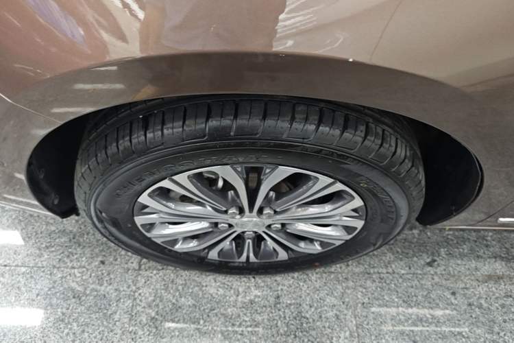 Used Buick GL8 2020 Land Business Class 652T Premium Model Left Front Wheel Hub