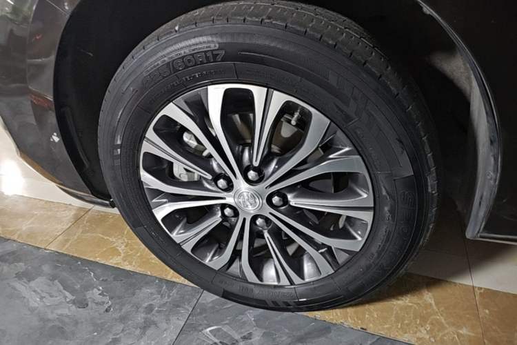 Used Buick GL8 2020 Land Cruiser Executive Class 652T Comfort Model Left Front Wheel Hub