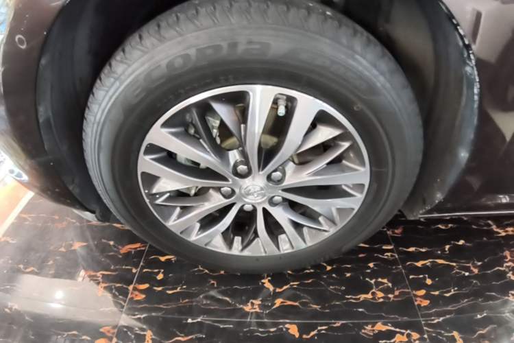 Used Buick GL8 2020 ES Land Cruiser 653T Luxury Edition Left Front Wheel Hub