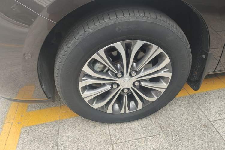 Used Buick GL8 2020 Land Business Class 652T Premium Model Left Front Wheel Hub