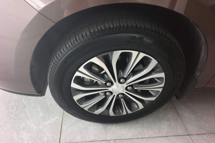 Used Buick GL8 2020 Land Business Class 652T Luxury Model Left Front Wheel Hub