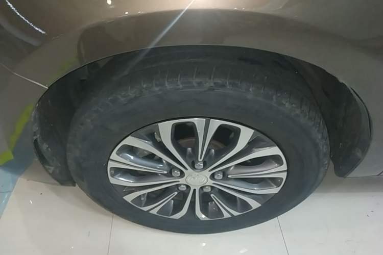 Used Buick GL8 2020 Land Business Class 652T Luxury Model Left Front Wheel Hub