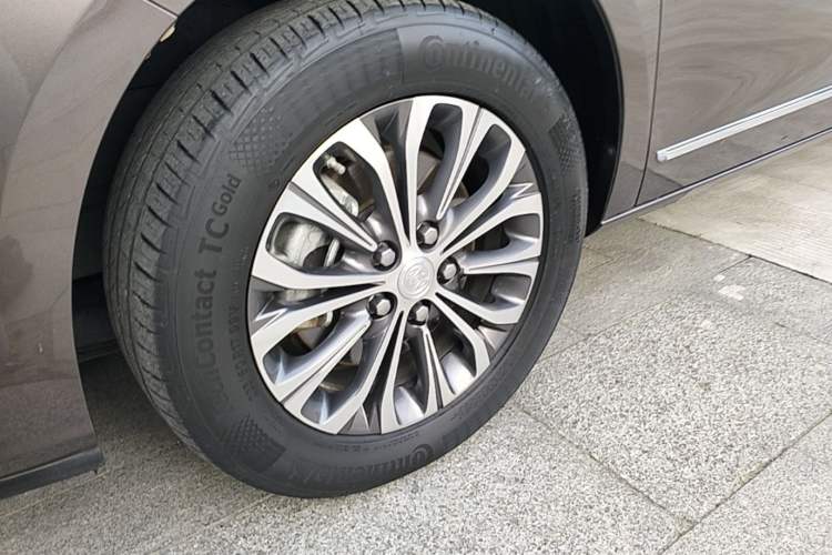 Used Buick GL8 2020 Land Business Class 652T Luxury Model Left Front Wheel Hub