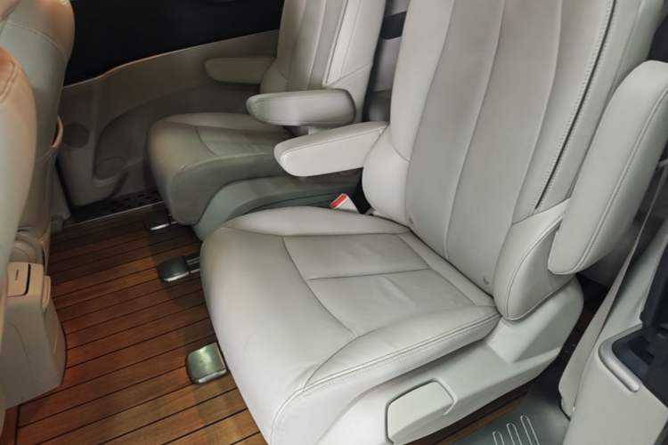 Used Buick GL8 2020 Land Business Class 652T Luxury Model Left Rear Seat