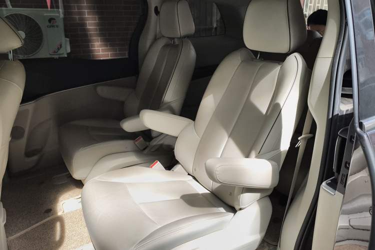 Used Buick GL8 2020 Land Business Class 652T Luxury Model Left Rear Seat