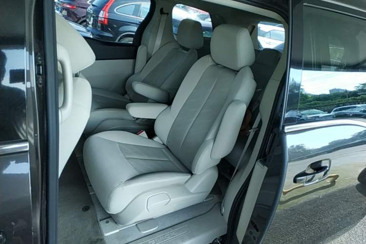 Used Buick GL8 2020 Land Cruiser Executive Class 652T Comfort Model Left Rear Seat