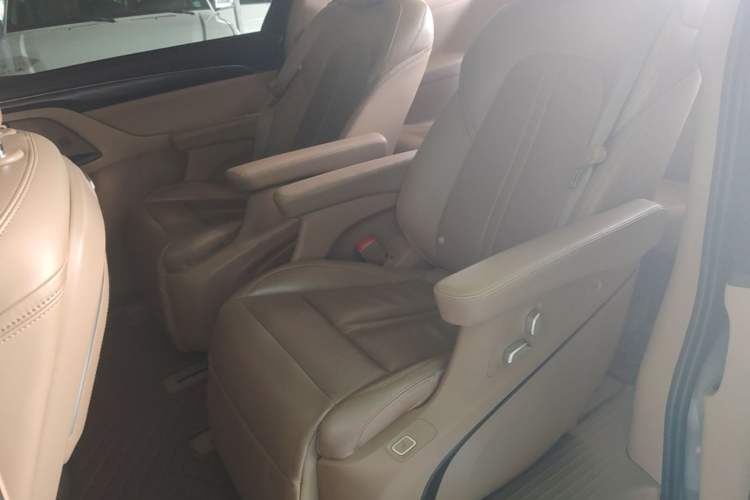 Used Buick GL8 2020 ES Land Cruiser 653T Luxury Model Left Rear Seat