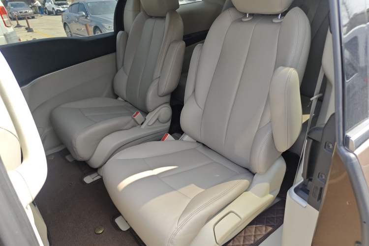 Used Buick GL8 2020 Land Cruiser Executive Class 652T Comfort Model Left Rear Seat