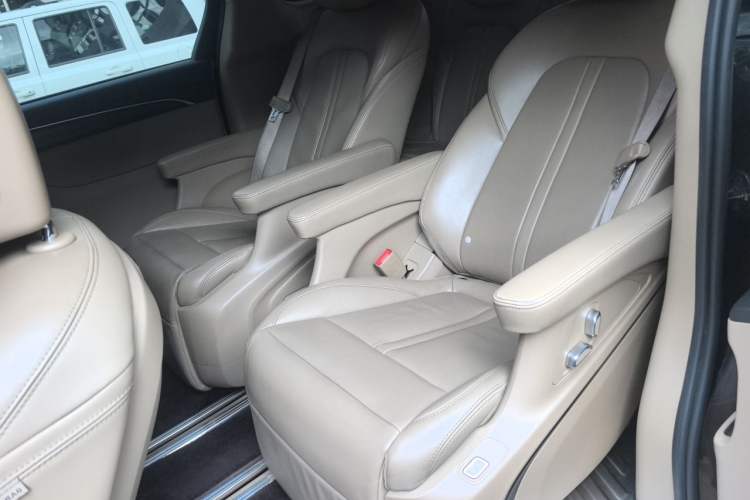 Used Buick GL8 2020 ES Land Cruiser 653T Luxury Model Left Rear Seat