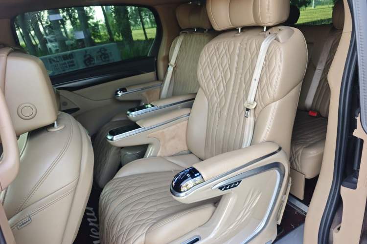 Used Buick GL8 2020 ES Land Cruiser 653T Luxury Edition Left Rear Seat