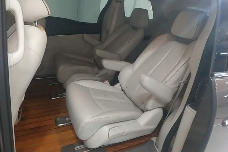 Used Buick GL8 2020 Land Business Class 652T Luxury Model Left Rear Seat