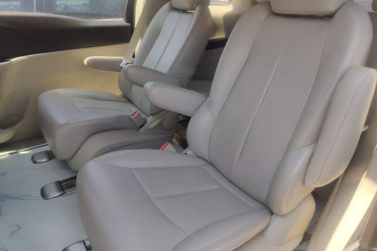 Used Buick GL8 2020 Land Cruiser Executive Class 652T Comfort Model Left Rear Seat