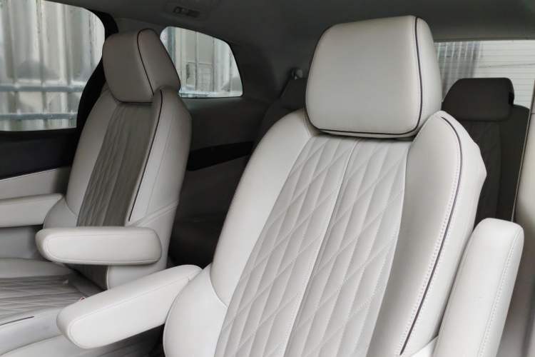 Used Buick GL8 2020 Land Business Class 652T Premium Model Left Rear Seat