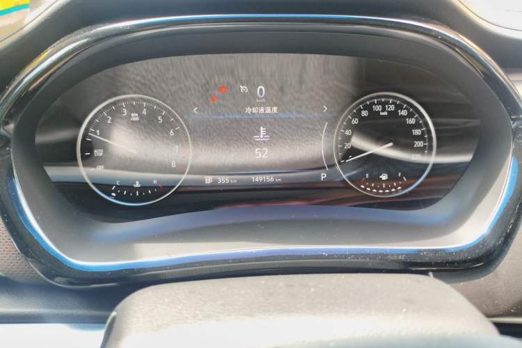 Used Buick GL8 2020 Land Business Class 652T Luxury Model Odometer Close Up
