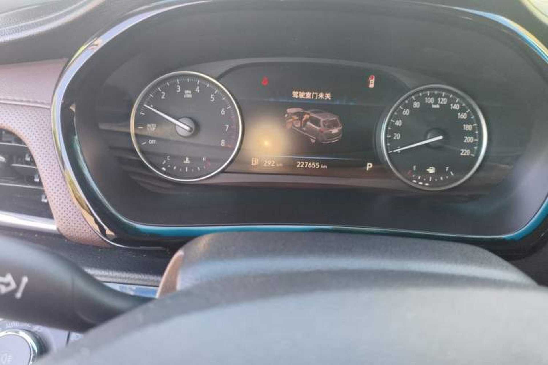 Used Buick GL8 2020 Land Cruiser Executive Class 652T Comfort Model Odometer Close Up