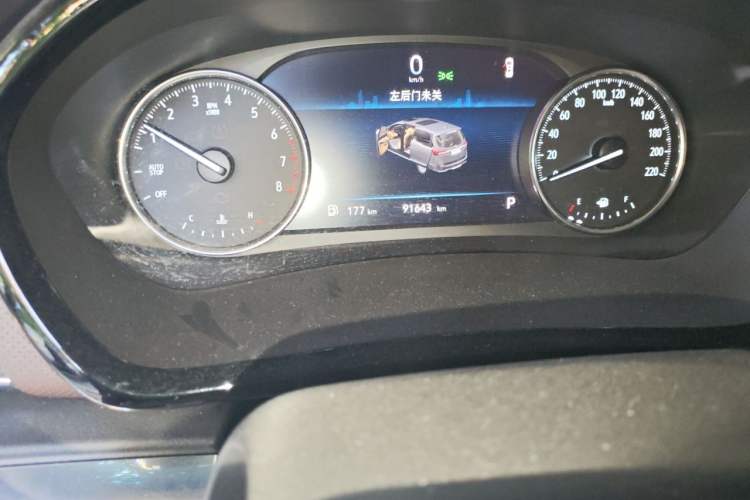Used Buick GL8 2020 Land Business Class 652T Premium Model Odometer Close Up