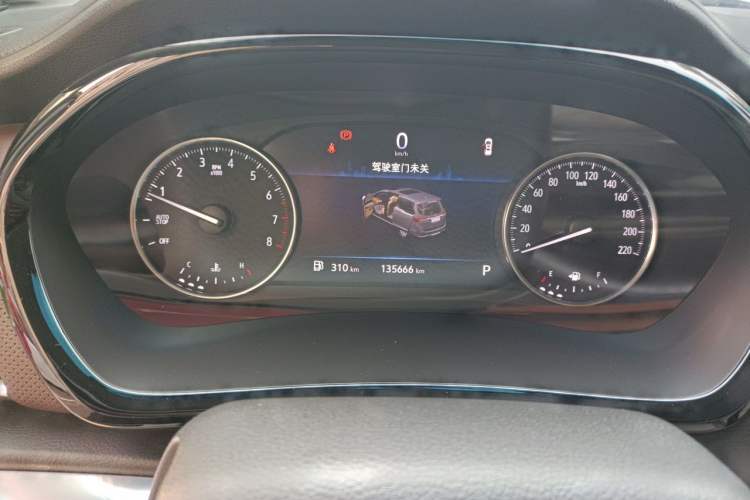 Used Buick GL8 2020 Land Business Class 652T Luxury Model Odometer Close Up